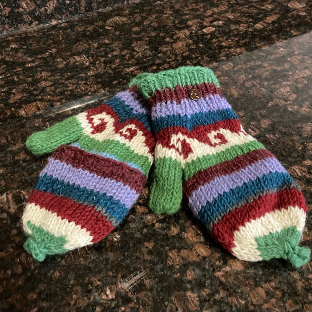 Ladies Wool Gloves Mittens.  Colorful, Warm. Medium Size.  So Adorable!